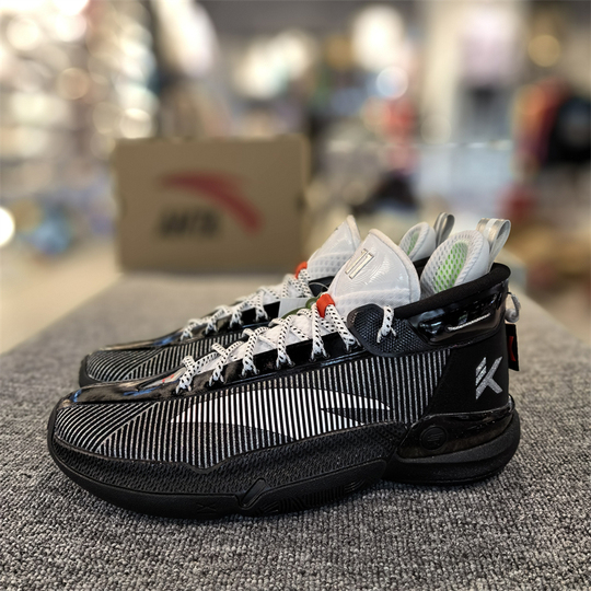 carbon plate basketball shoes