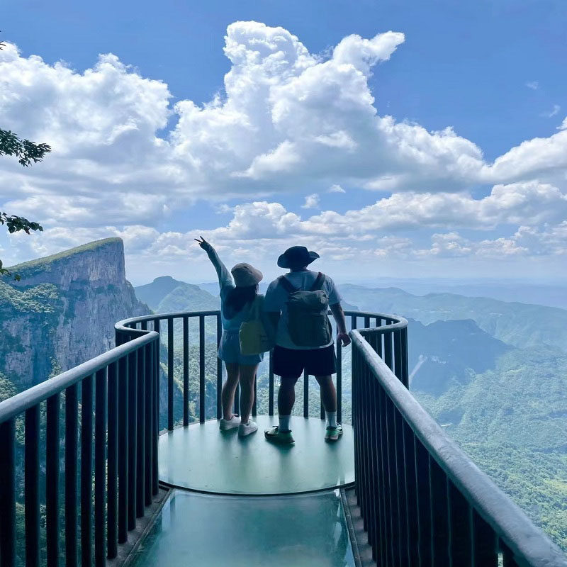 飞机往返—张家界旅游6天5晚森林公园天门山玻璃桥凤凰古城跟团游
