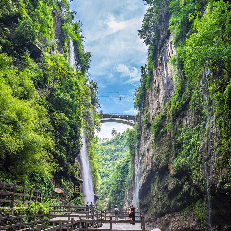 恩施旅游含机票16人纯玩小团大峡谷屏山石林清江6天5晚高档型酒店
