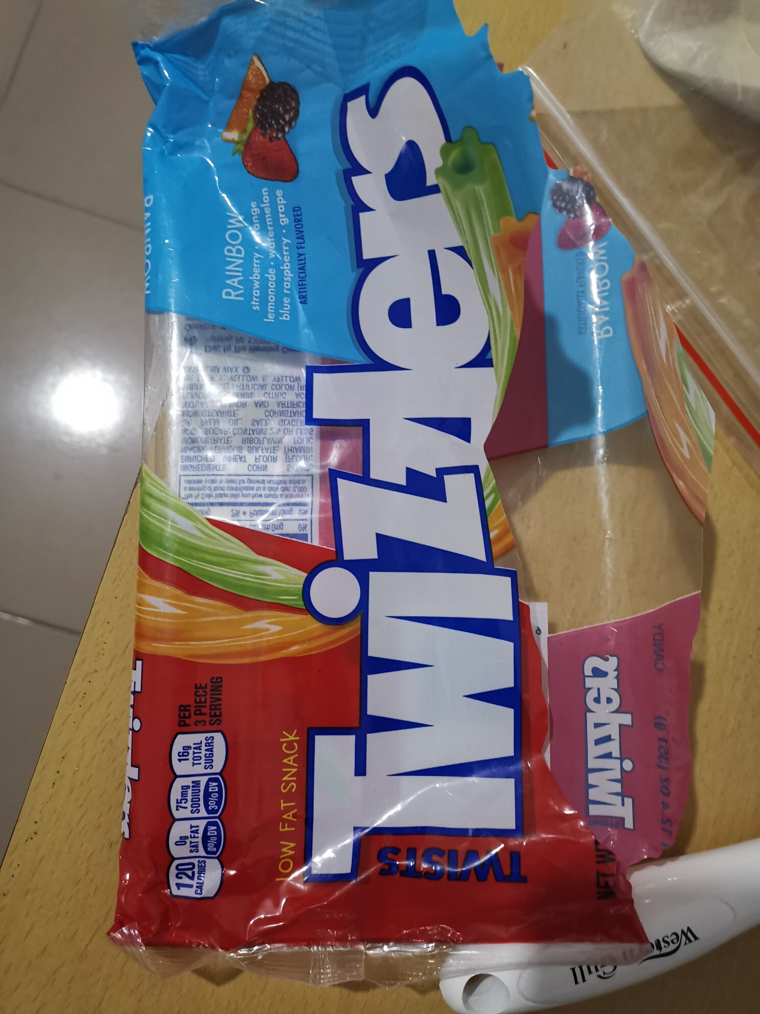 多滋乐彩虹扭扭糖 低脂暮光之城同款