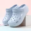 Giày Croc nữ mùa hè mặc ngoài 2024 đế dày thời trang phân của y tá y tá dép đi trong nhà chống trơn trượt dép đi biển 