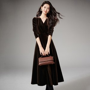
Late White [High Waisted Slimming Velvet Dress] 2026 Spring Intellectual Elegant V-Neck Crisp Draping Exquisite Skirt