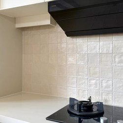 Guangdong Foshan Pearl Glaze Cream White Retro Small Square Tiles Kitchen Bathroom Wall Tiles Bathroom Designer Tiles