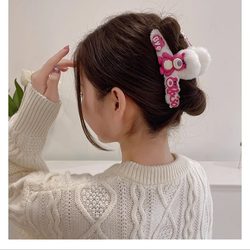 Cute Plush Strawberry Bear Claw Clip Cartoon Hairpin Autumn and Winter New Style Ladylike Sweet Girly Shark Clip Hair Accessory