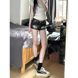 American Retro Y2K Ripped Denim Shorts for Women 2026 Summer New Style Hot Girl Low-Waist Tight-Fitting Hip-Hugging A-Line Hot Pants