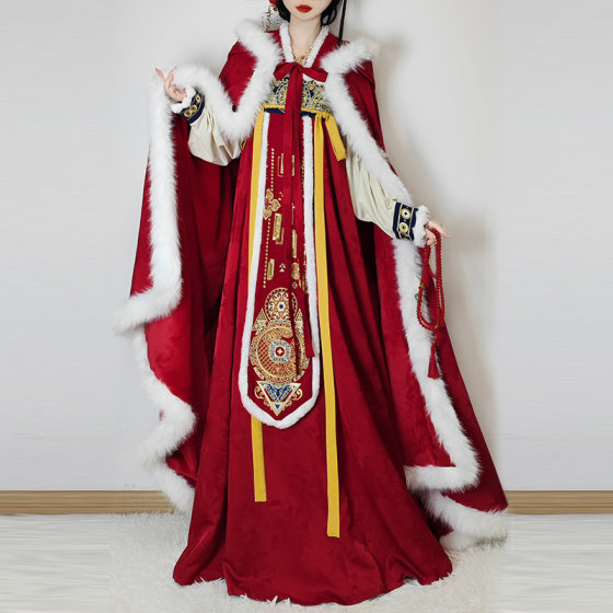 Weiyang Palace [Eight Treasures Compass] Tang Dynasty Hanfu Women's Adult Velvet Cloak Suspender Cloak New Year's Eve Suit Winter