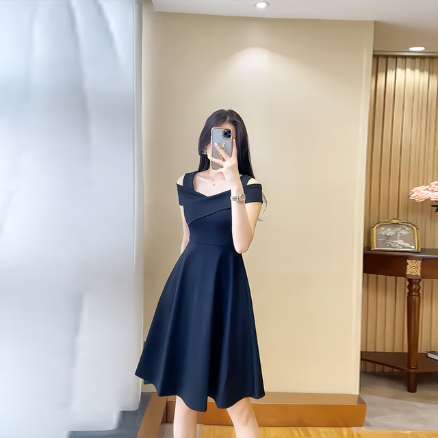 French Hepburn style black strapless dress for women summer 2025 new style slimming suspender skirt for small fat mm