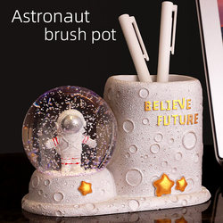 Creative Astronaut Home Office Goodies Desktop Pen Holder Ornaments Light Luxury High-End Decoration Small Gifts for Boys