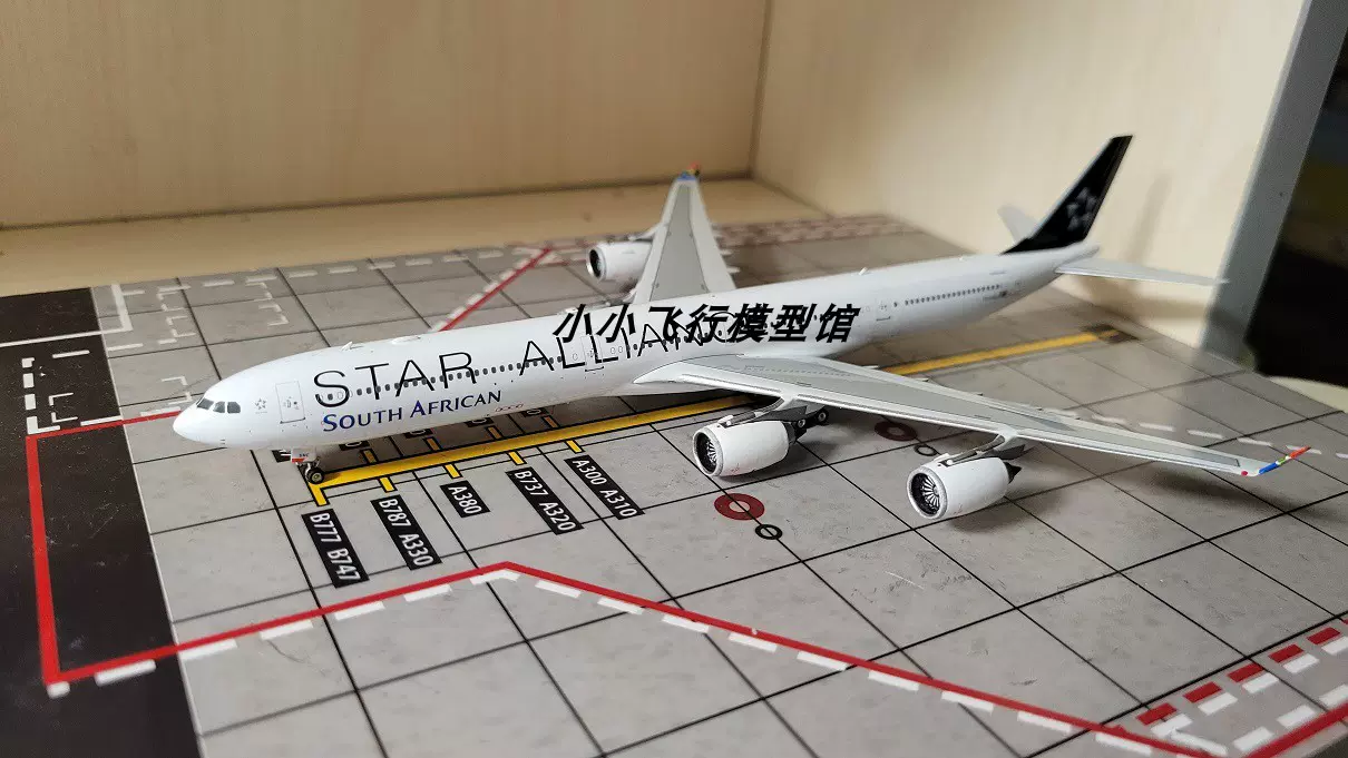 HYJL 1:400 中国东方航空东航云南B737-800 B-208D 飞机模型