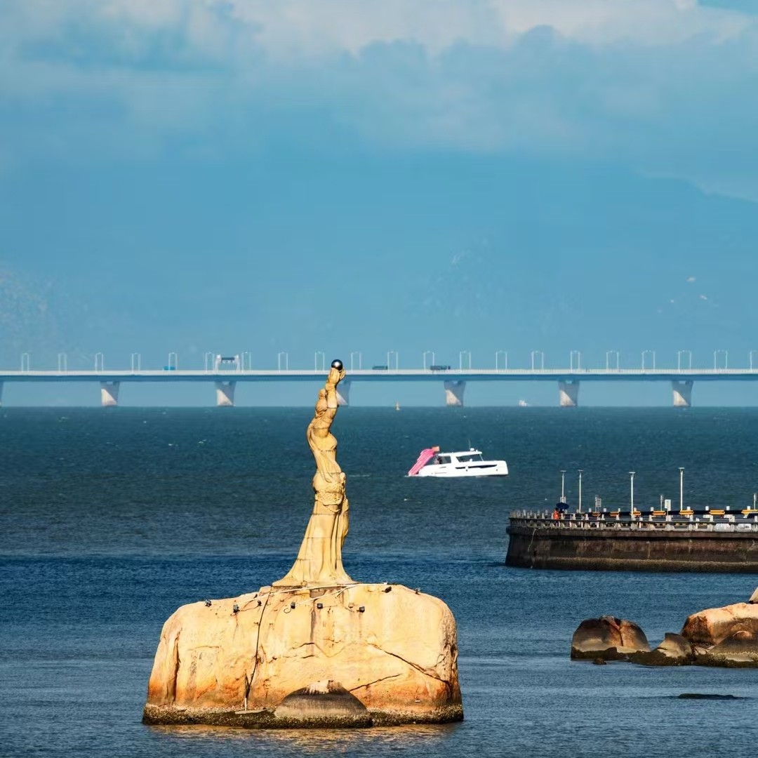 爆款【珠海+深圳3天游】珠澳海湾游+地王观光+世界之窗+住4钻酒店