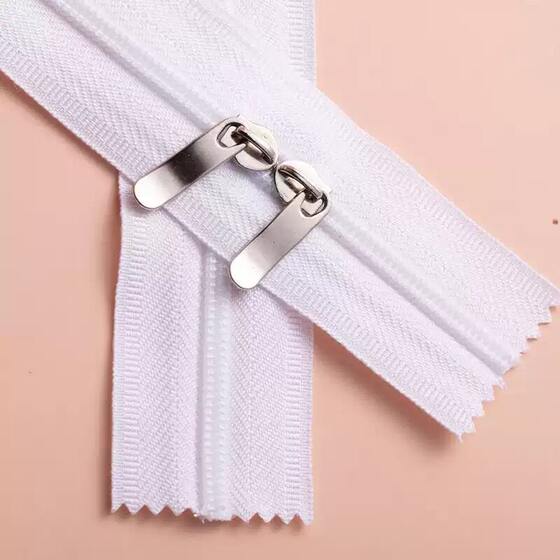 
Special long zipper for quilt cover, durable replacement chain, convenient installation and practical zipper head accessory for quilt cover
