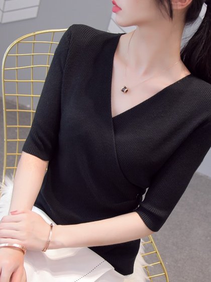 白色交叉v领打底衫女春季2026新款性感低领高级内搭针织修身上衣