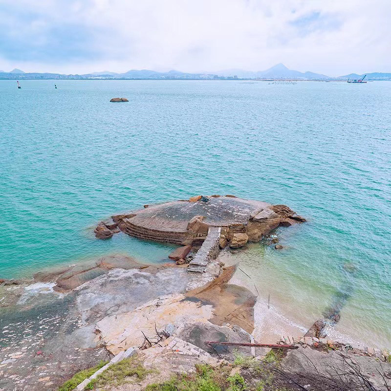 厦门出发小嶝岛赶海一日游 厦门五缘湾帆船出海体验赶海抓蟹品尝
