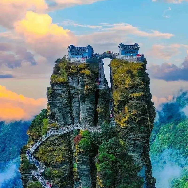 纯玩8人小团0购物丨贵州旅游贵阳黄果树苗寨梵净山5天4晚跟团游