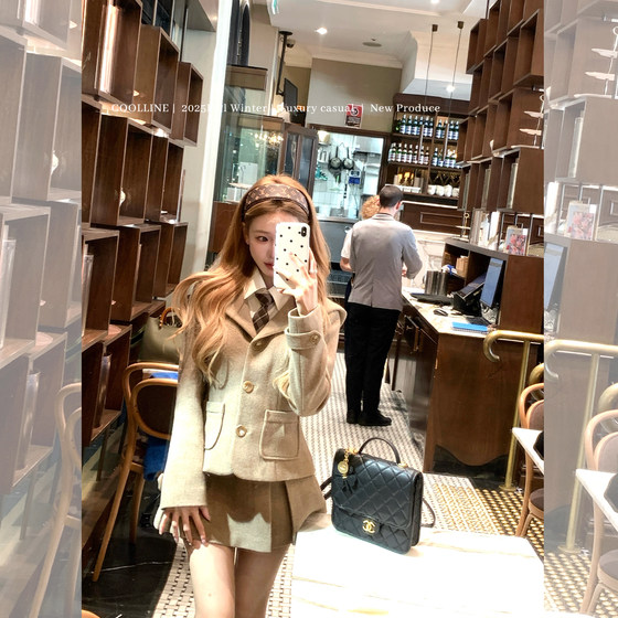 
COOLLINE Lin Zixi's 'Completely Missy!!' Korean mid-century little witch woolen jacket set