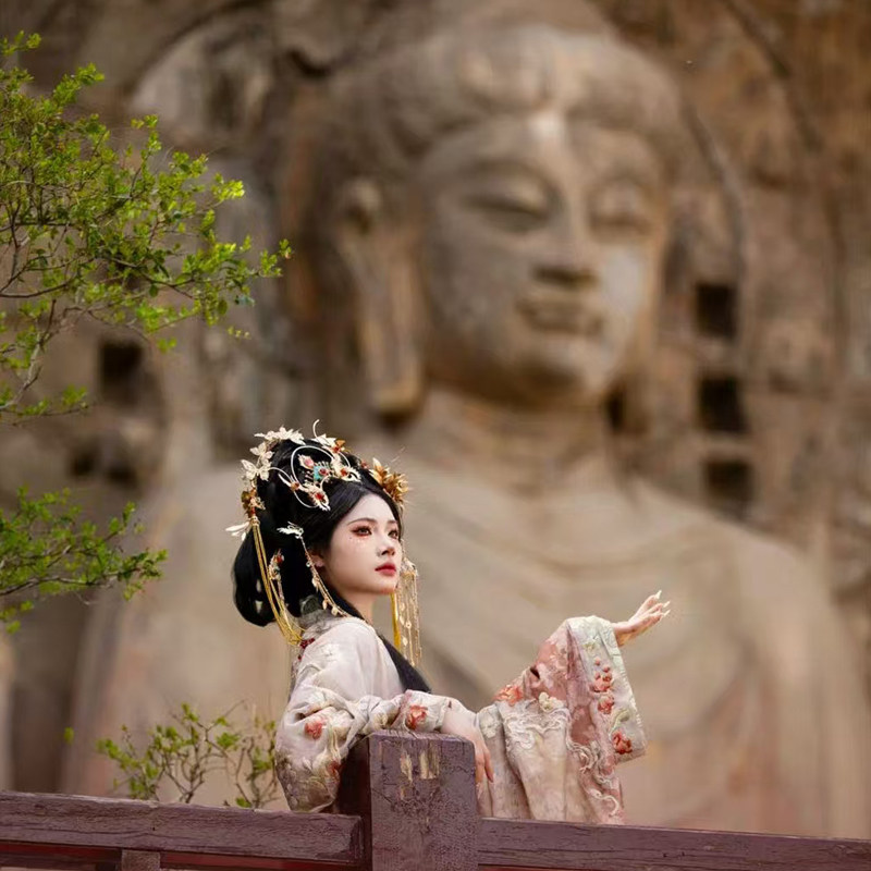 河南洛阳老君山龙门石窟白马寺少林寺3天2晚跟团游20人团酒店接送