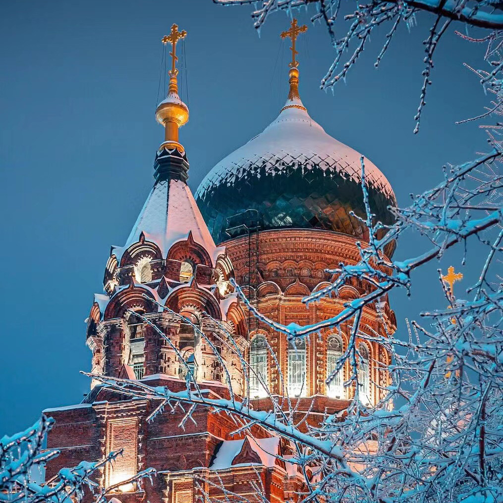 哈尔滨雪乡旅游亚布力滑雪镜泊湖长白山魔界6天5晚包含车赠旅拍