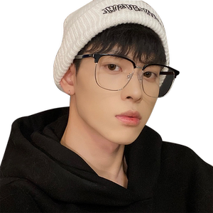 
Ultra-light half-frame Sven anti-blue light glasses for men with myopia, can be equipped with large-frame glasses, the frame makes the face look slimmer