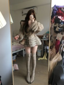
Li Tao wants to sleep ya [rich daughter] heavy industry sequined real fox fur patchwork cardigan autumn and winter knitted jacket