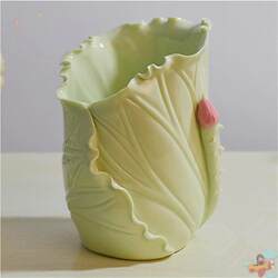 Jingdezhen Ceramic Handmade Fresh Lotus Leaf Pen Holder Creative Office Desktop Decoration Small Pen Holder Display Gift