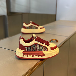 
Thick-soled popular men's shoes, fashionable, casual, versatile, daily trendy, light luxury men's shoes, high-end, Internet celebrity, same trend