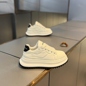 
Trendy shoes, men's shoes, high-end, light luxury, Internet celebrity, same style men's shoes, popular men's shoes, simple thick-soled white shoes