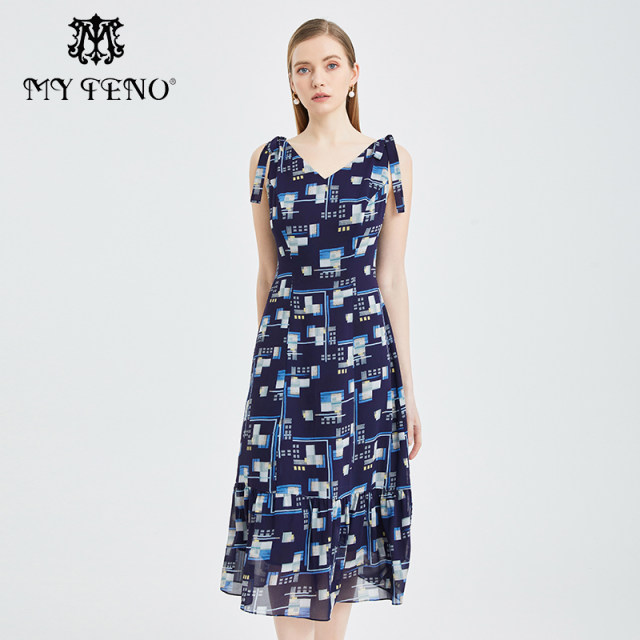 The same mall, the same Maziannuchun new blue printed V -neck dress, sleeveless vacation leisure lady
