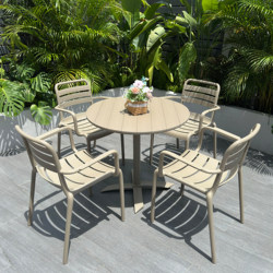 Simple and Casual Outdoor Seating Set with Colorful Outdoor Tables and Chairs for Milk Tea Shops and Cafes, Suitable for Commercial Use and Meetings