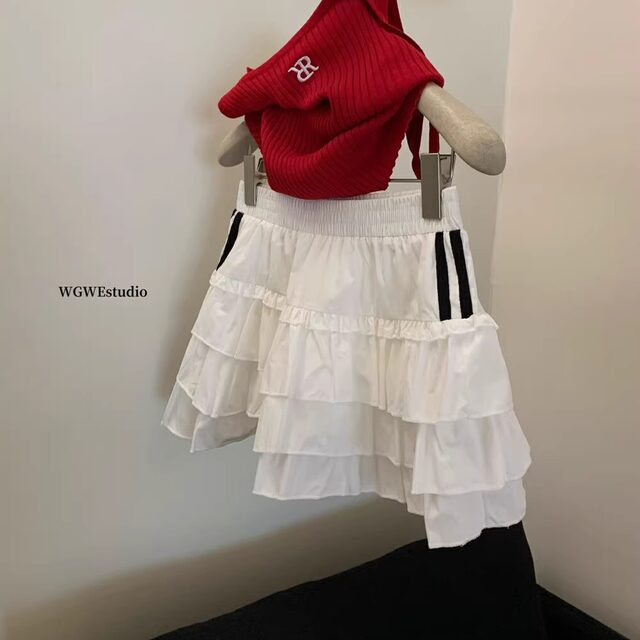 Sweet and cool versatile sporty style elastic waist short cake skirt for women's spring and summer American A-line white short skirt trendy