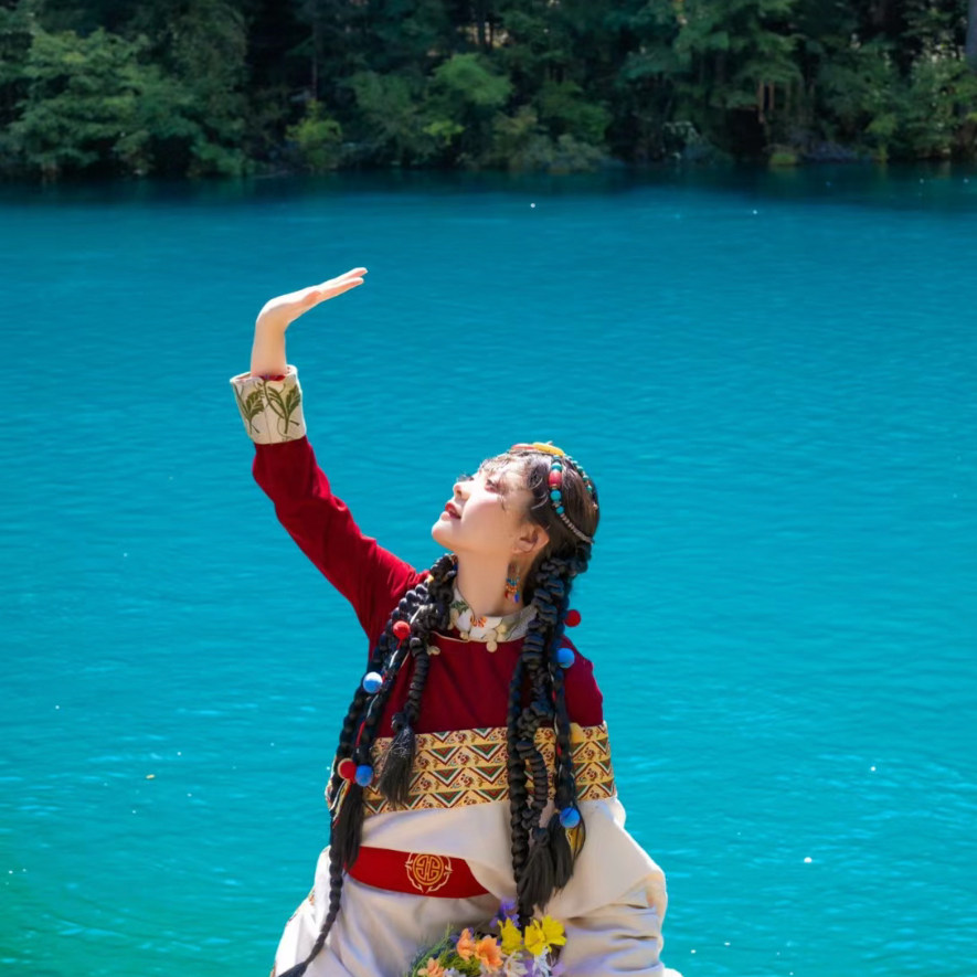 【高铁团】8人小团九寨沟纯玩三日游高铁站接送川西跟团游3天2晚