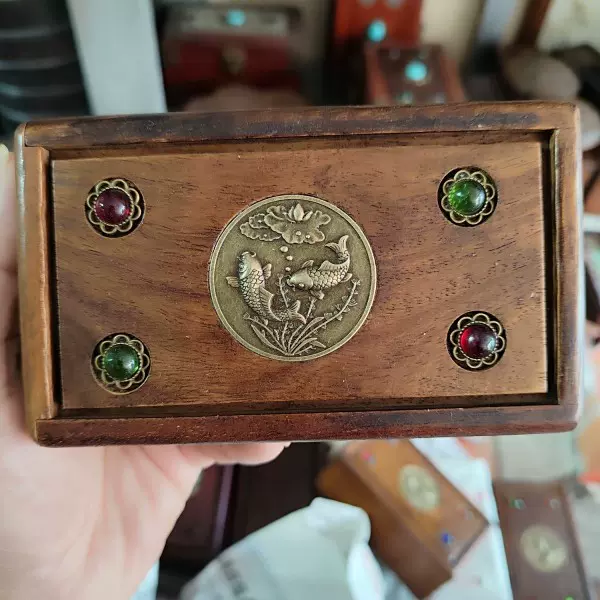 有款哥窑鹿耳瓶 有款哥窑鹿耳瓶 哥窑满开片五彩人物双兽