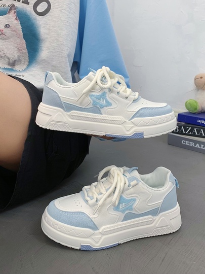 戦士風ホワイトスニーカー - 韓国風厚底シューズ