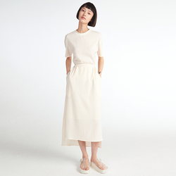 Wearing Sk7 Soft Beige Elastic Mid-length Skirt With Three-dimensional Texture And Stretching