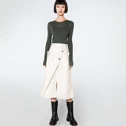 Sk2 Off-white A-line High-waisted Mid-length Skirt With Deep Pleats And Diagonal Placket Adds A New Touch Of Interest