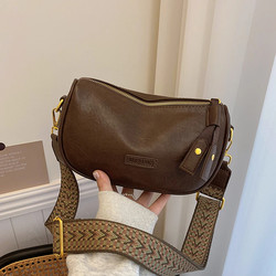 This Year's Popular Boston Bag Is a Retro Autumn and Winter 2024 New Wide-Strap Crossbody Bag for Women, Versatile Small Bag, Pillow Bag