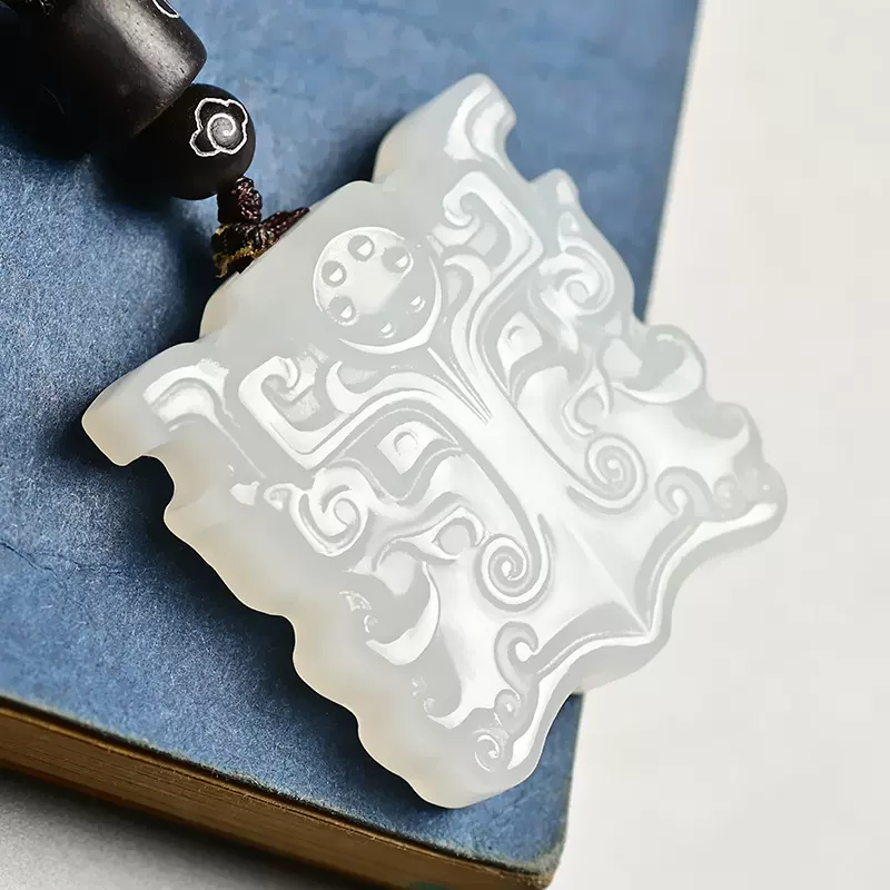 捡漏拍卖和田玉吊坠男士白玉饕餮纹古风玉石玉佩情侣款玉石项链