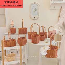 Flower Basket, Woven Basket, Hand-Held Straw, Bamboo, and Rattan Basket for Flower Arrangements, DIY for Seaside Vacations, Spring Outings, and Photo Shoots, Small Flower Basket