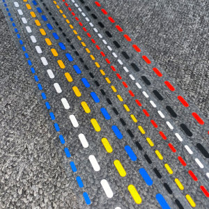 Dotted car sticker reflector electric car sticker motorcycle helmet decoration battery car small accessories car scratch cover