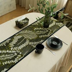 Hot selling green base luxury gold leaf embroidery table flag atmosphere decoration tea table cushion tea mat dining table decoration coffee table cloth