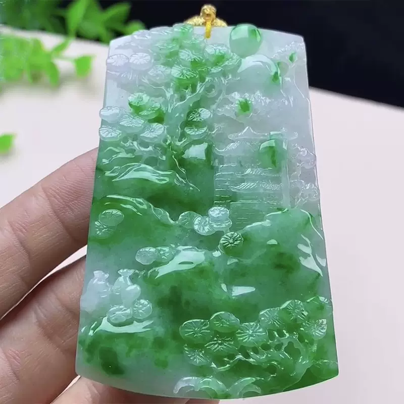 天然翡翠A級 手工細密雕 山水紋 吊墜 根付 裝身具 希少貴重 天然翡翠冰糯種吊墜山水雕刻玉石吊墜男女適用玉墜項鍊緬甸