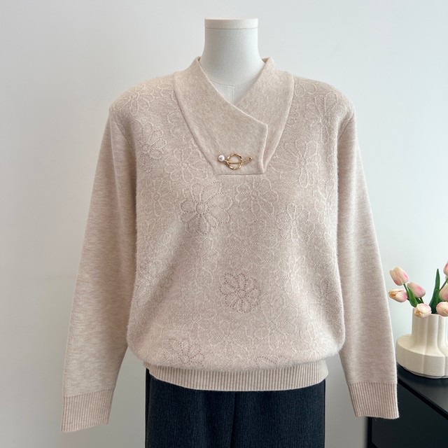 Fashionable mother's autumn and winter clothing plus velvet warm bottoming shirt noble thickened sweater middle-aged and elderly women's sheep temperament top