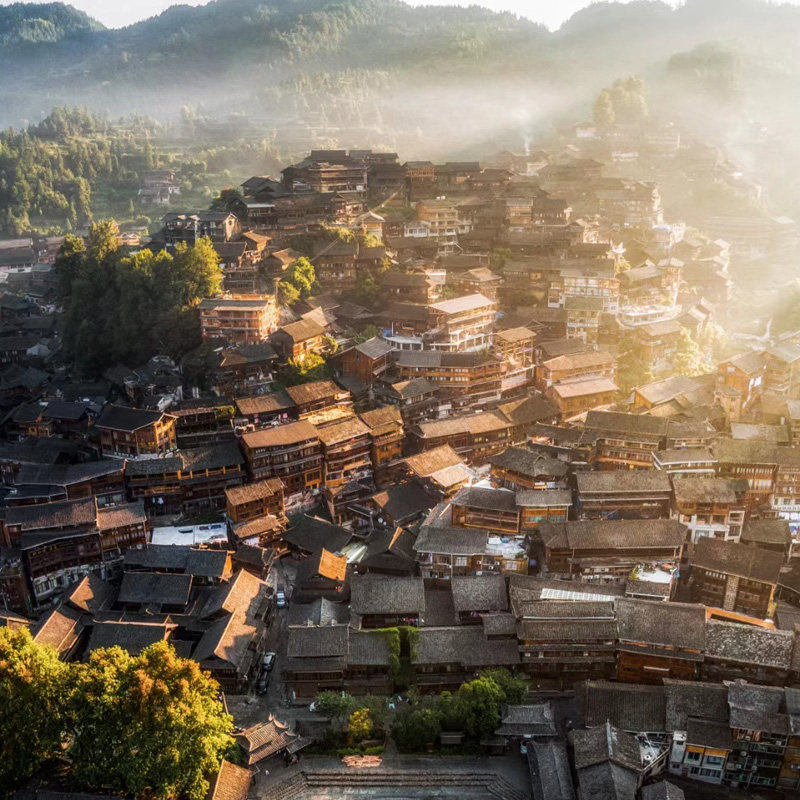 贵州旅游8日游黄果树小七孔西江镇远梵净山马岭河万峰林甲秀楼