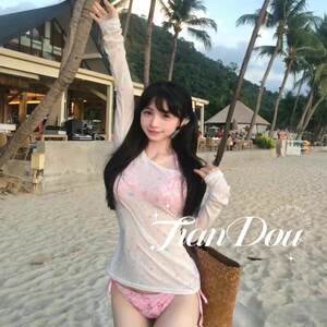 
[Pink Cherry] Energetic girl sweet girl cute beach vacation swimsuit bikini three-piece set