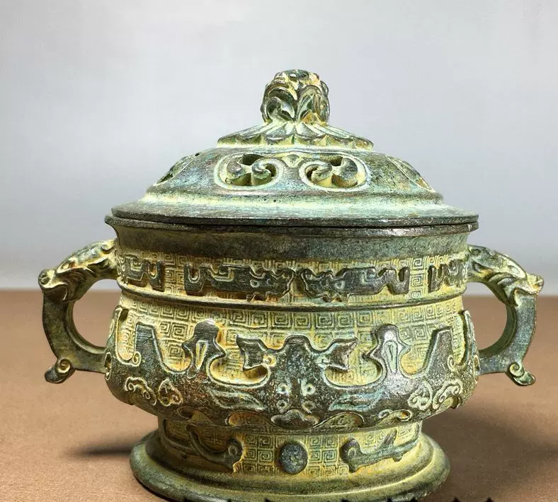 铜器  香炉  三足象耳三面狮头香炉 香道具  工艺品  美术品  摆件 铜器 香炉 三足象耳三面狮头香炉 香道具 工艺品 美术品