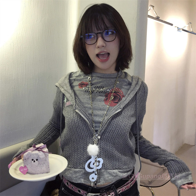 
Sweet cool girl note wings leather long necklace y2k hot girl subculture sweater chain personalized friend clavicle chain