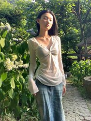 Mesh Hooded Long-Sleeved T-Shirt for Women 2024 New Summer Sun Protection Clothing with a Unique Design, Niche Cover-Up, Sheer Top, Trendy