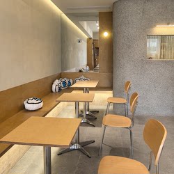 Log-Style Cafe Ocean Board Table and Chair Set, Milk Tea Shop, Dessert Shop, Western Restaurant Tables, Commercial Dining Chairs