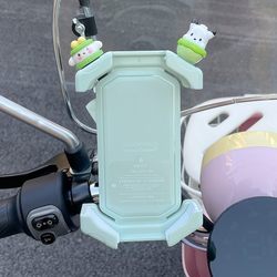 Electric vehicle mobile phone holder 2025 new girls shock-proof, anti-shake and rain-proof special motorcycle and bicycle navigation holder