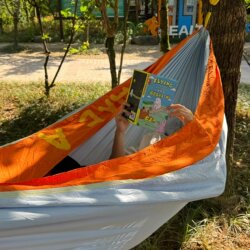 Outdoor Hammock for Adults, Anti-Rollover Swing with Thickened Straps, Suitable for Camping, Spring Outings, Picnics, Folding Chair, Canvas Hanging Chair Net