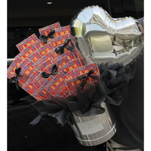 
DIY money-spending lottery scratch cards creative hug bucket packaging materials for birthday gifts for boys and girls